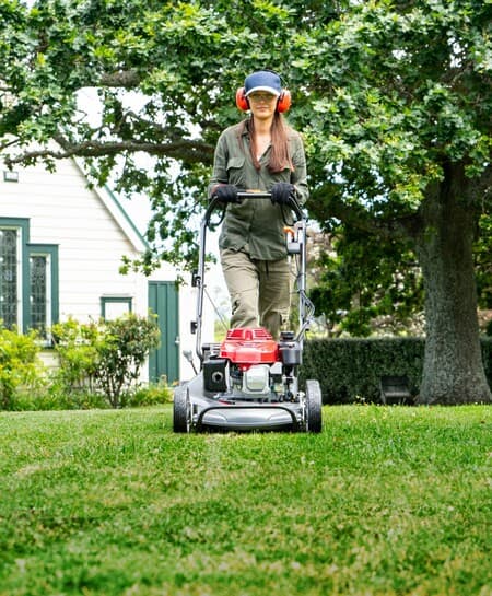 big-Honda_Outdoors_Homepage_Banners_Category_Mowers_1520_x_1840_1